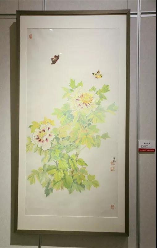 首都民族宗教界代表人士和系统干部参观“与共和国同行”主题艺术展