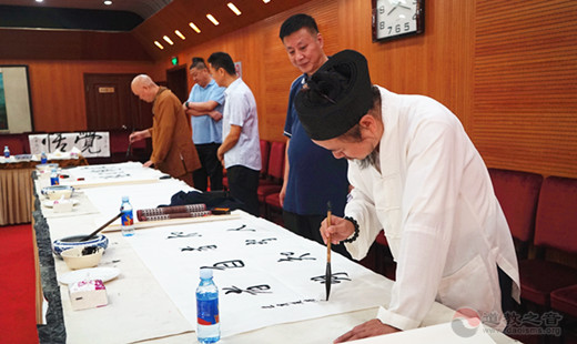 北京市西城区组织民族宗教界举办“庆祝新中国七十华诞 不忘初心 同心同行”爱国主义教育活动