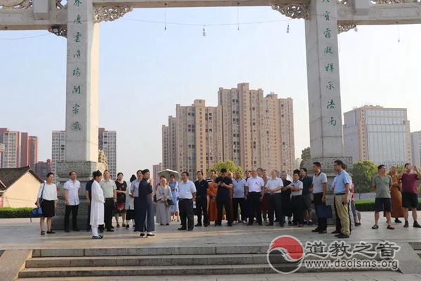 益阳市委统战部常务副部长秦本华率宗教界代表考察邵阳玉清宫-道音文化