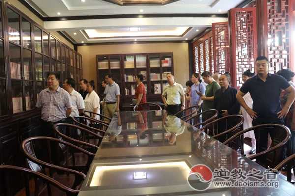 益阳市委统战部常务副部长秦本华率宗教界代表考察邵阳玉清宫-道音文化