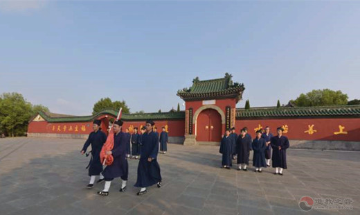 武当山道教学院举行升国旗仪式纪念中国人民抗日战争伟大胜利-道音文化