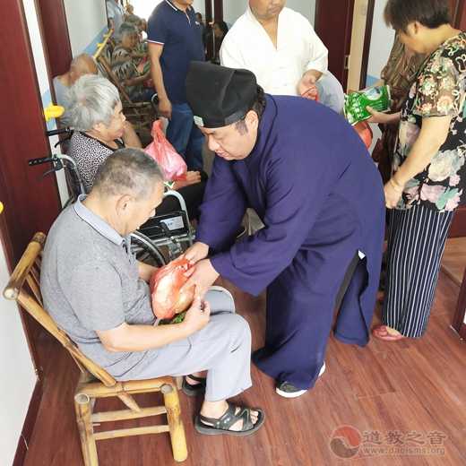 德清昌福宫道众中秋节前走访慰问烈士家属及大德居士-道音文化