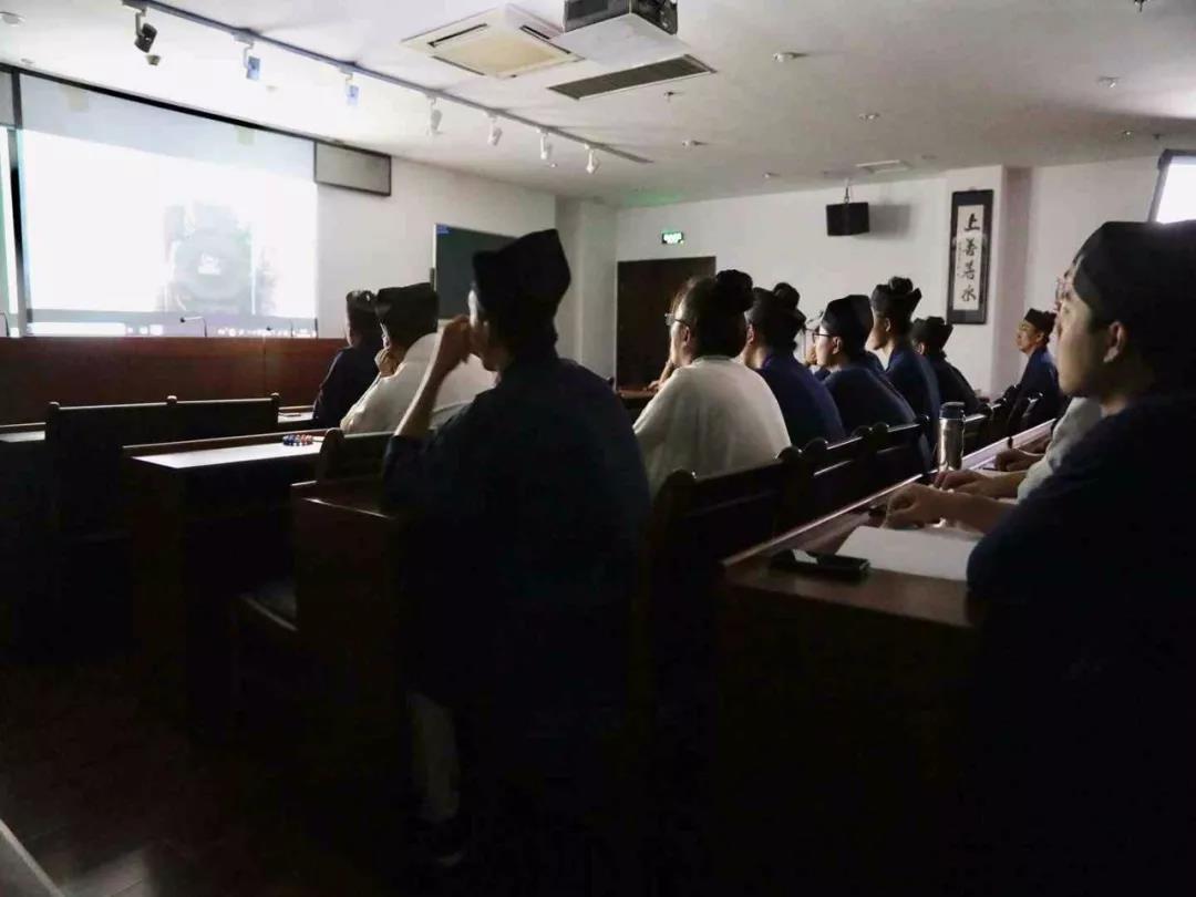 中国道教学院组织学员观看《筑梦中国》纪录片-道音文化