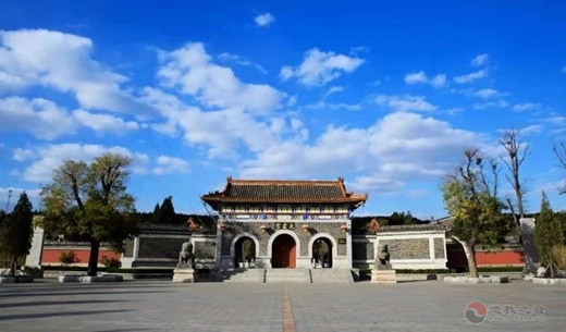 山东省烟台市道协举行升国旗仪式庆祝新中国成立70周年