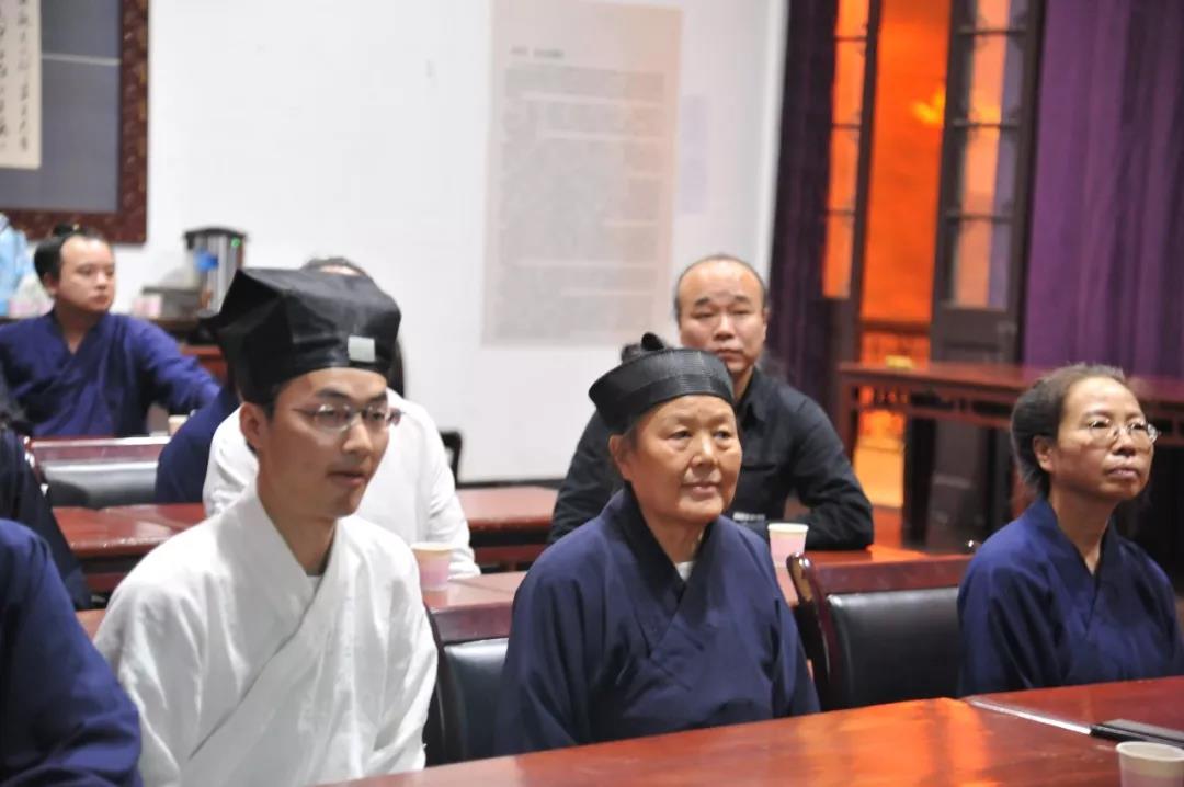 武汉长春观组织全体道众收看第七届世界军人运动会开幕式-道音文化
