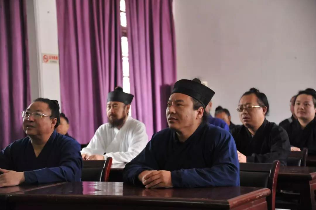 武汉长春观组织学习党的十九届四中全会精神