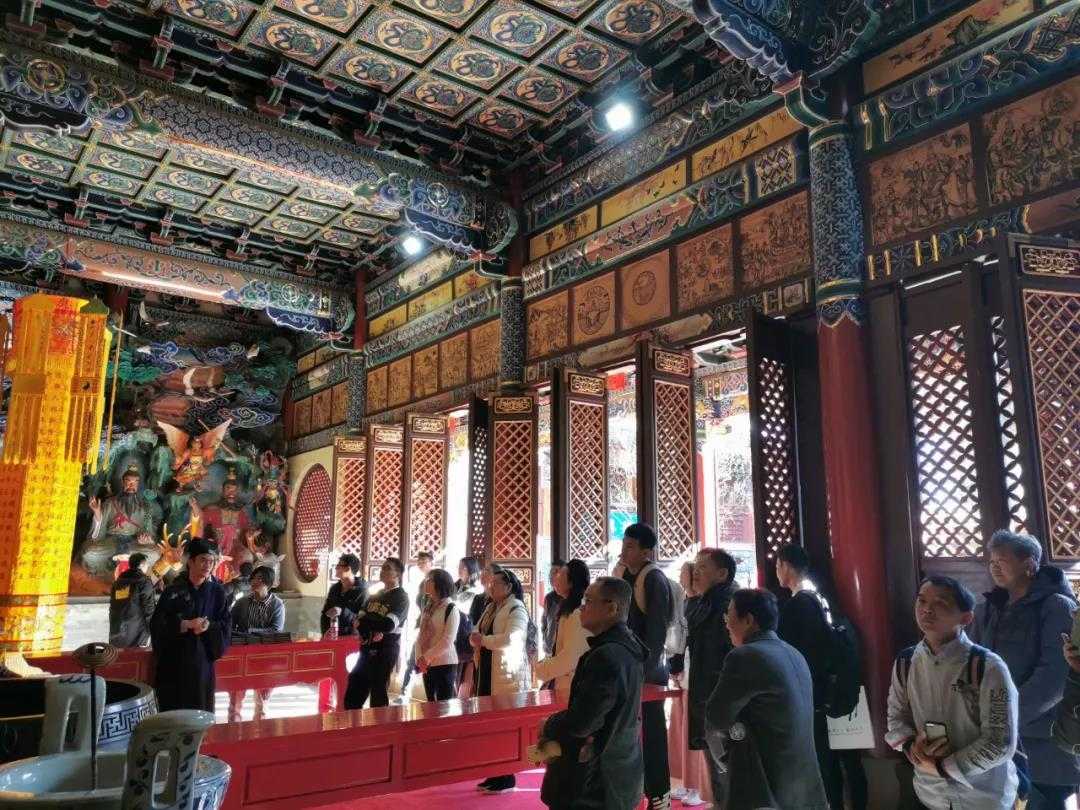 参加第七届国际西南佛教文化论坛年会的专家学者参观云南省道协龙泉观-道音文化