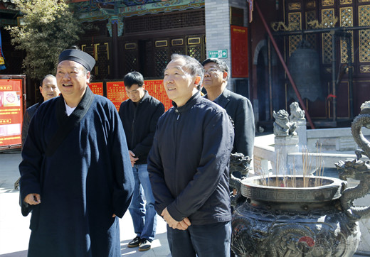 云南省政协副主席李正阳看望慰问昆明市真庆观道教界政协委员