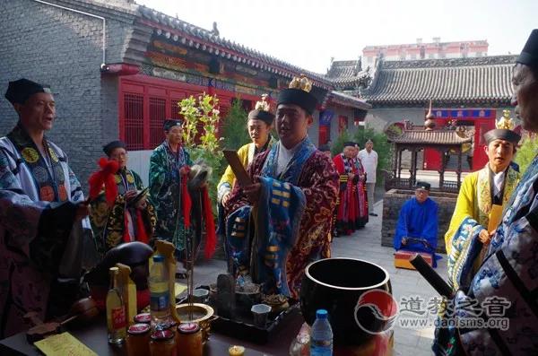 小年夜，送灶神：你对家家都供奉的灶神了解多少？