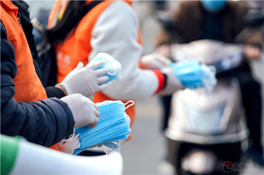 广东省陆丰市妈祖文化敬仰者派发口罩防疫-道音文化