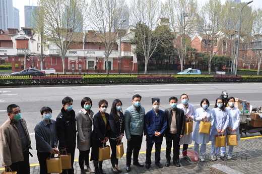 上海城隍庙周旭道长赴黄浦区入境人员集中隔离点慰问