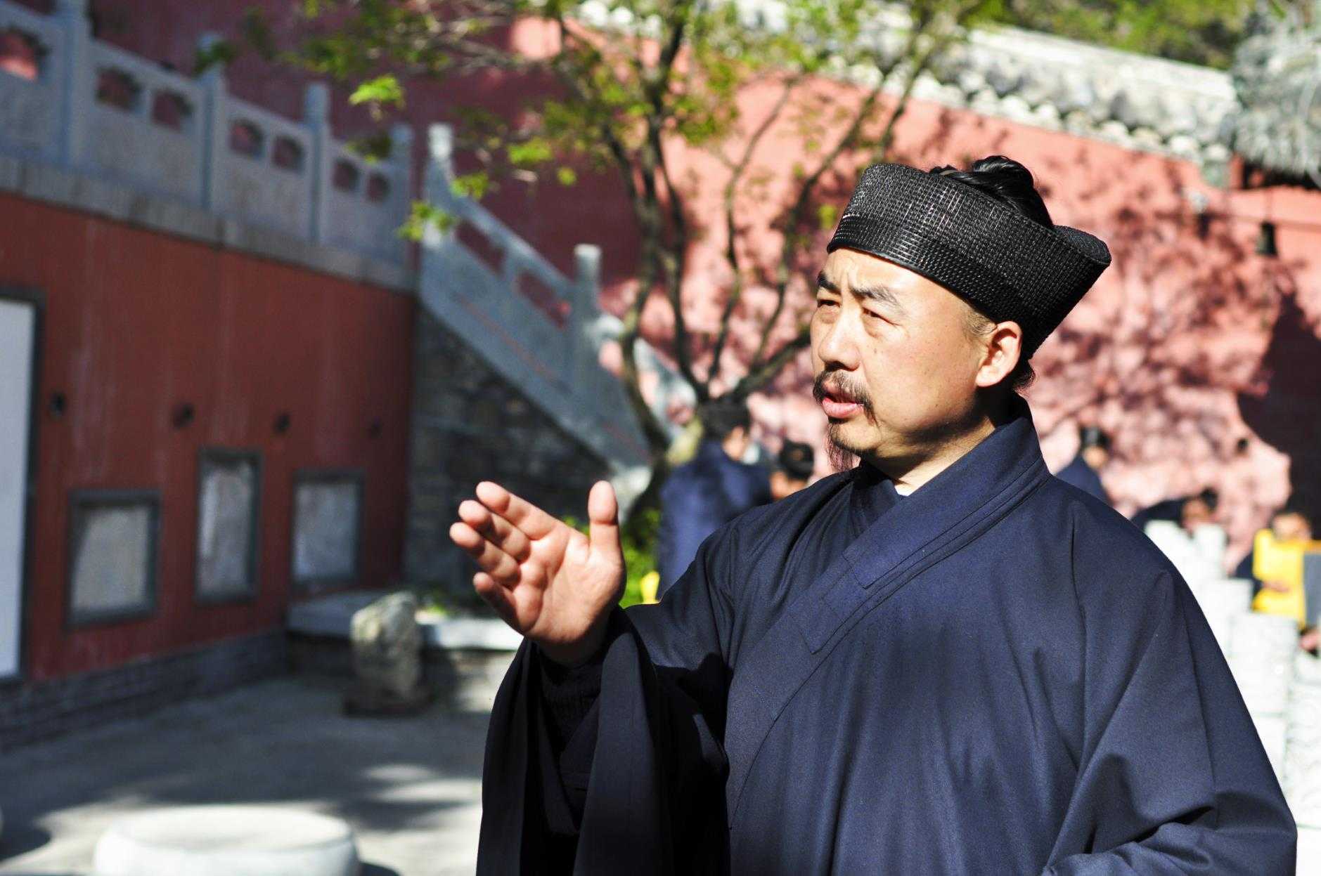张诚达道长：爱国爱教 履职尽责抗疫情-道音文化