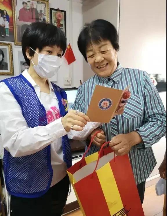 上海城隍庙慈爱功德会开展母亲节探望活动-道音文化