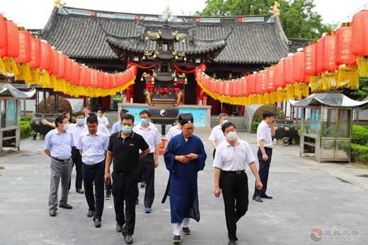 南通市委副书记沈雷一行莅临南通城隍庙调研督查安全工作及有序恢复开放常态化防控工作-道音文化