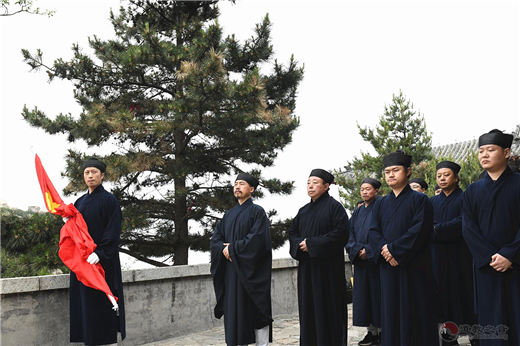 泰山碧霞祠正式恢复开放并举行升国旗仪式-道音文化