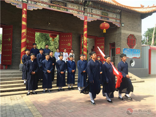 山东省临清市泰山行宫碧霞元君祠开放首日举行升国旗仪式-道音文化