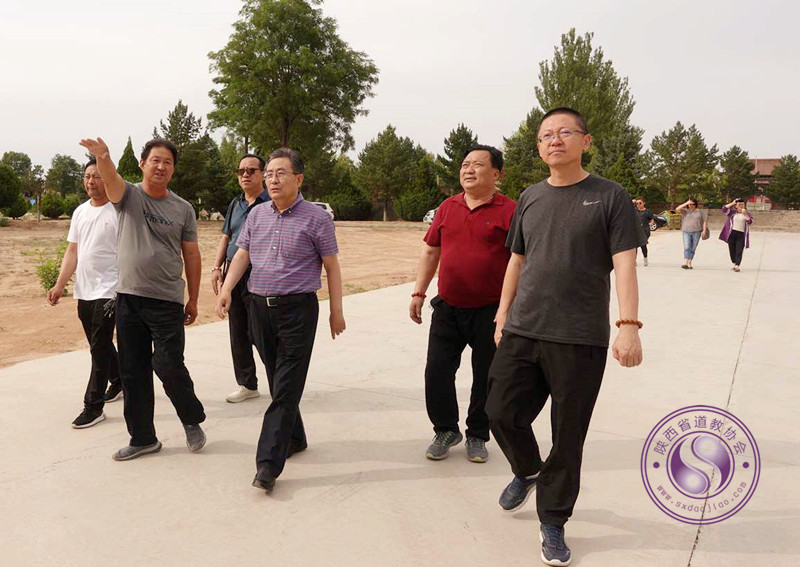 陕西省榆林市民宗局局长李长瑞检查卧云山道观防疫绿化工作-道音文化