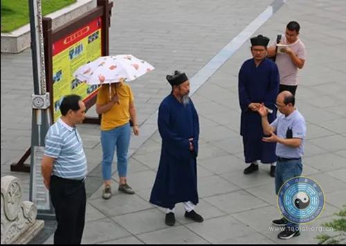 贵州省民宗委宗教处调研员包翔一行到福泉太极宫调研-道音文化