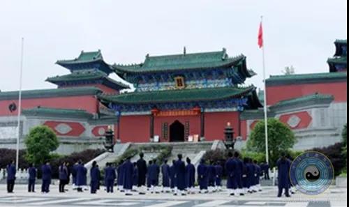 贵州省福泉太极宫举行恢复开放前升国旗仪式-道音文化