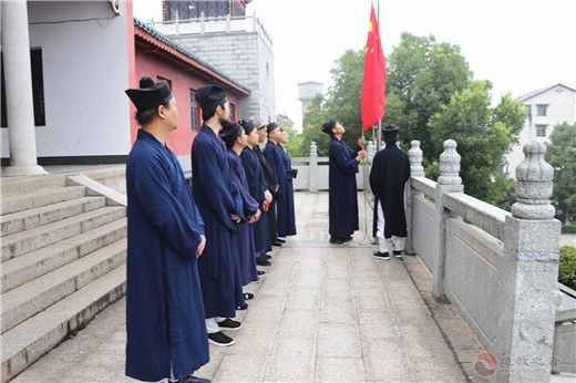 湖南省邵阳市玉清宫建党节组织全体道众举行升国旗仪式-道音文化