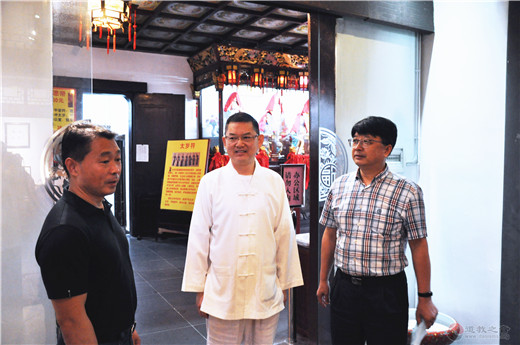 上海市民宗局副局长王凡到上海城隍庙检查指导恢复开放准备工作-道音文化