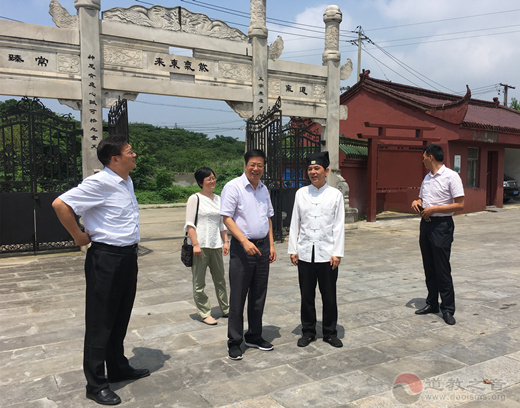 江苏省民宗委二级巡视员张全录检查镇江市润州道院安全整治及防疫工作-道音文化