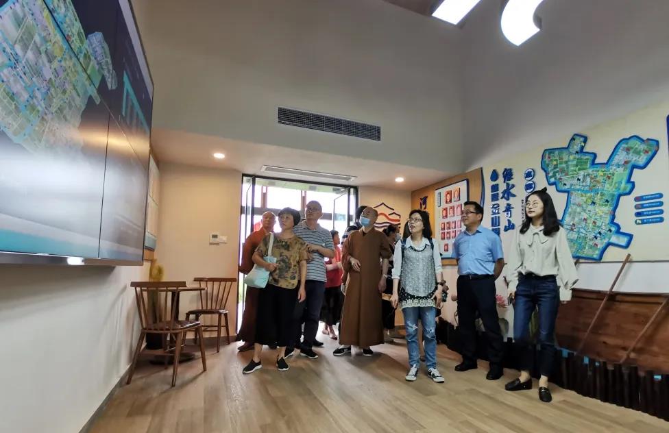 上海市金山区组织民族宗教界代表人士开展“四史” 学习教育