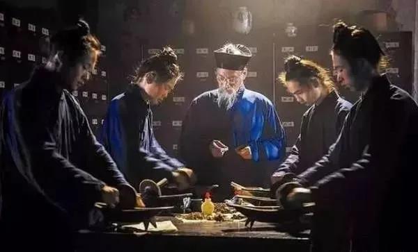“符水咒说”治病靠谱吗？医用符箓系统感觉好牛！