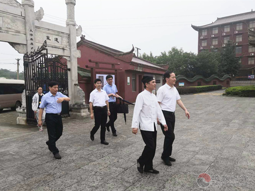 镇江市副市长一行赴润州道院调研市道协工作