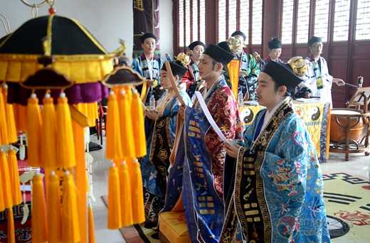 盖州市道教协会举办“纪念中国人民抗日战争暨世界反法西斯战争胜利75周年和平祈祷法会”
