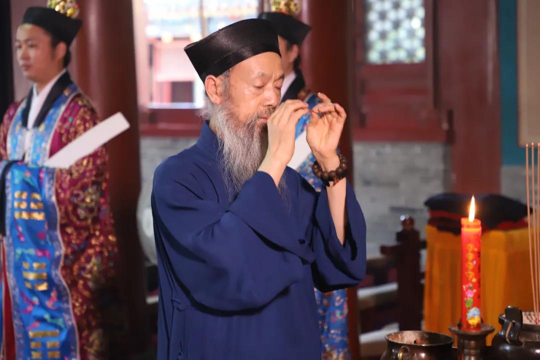 纪念中国人民抗日战争暨世界反法西斯战争胜利75周年和平祈祷法会在北京白云观老律堂举行