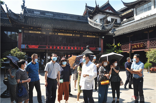 上海市崇明区民宗干部参访团到上海城隍庙参访交流