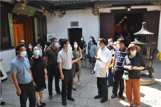 上海市崇明区民宗干部参访团到上海城隍庙参访交流