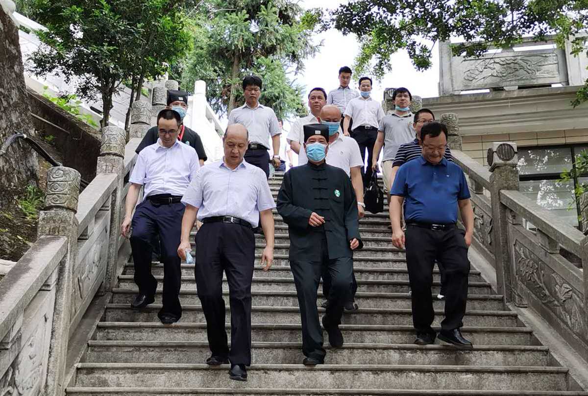 福建省副省长郑建闽一行调研检查福清石竹山道院疫情防控和有序开放工作
