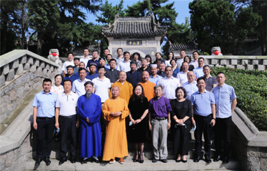 青岛市组织召开“五教同光 共致和谐”现场经验交流会