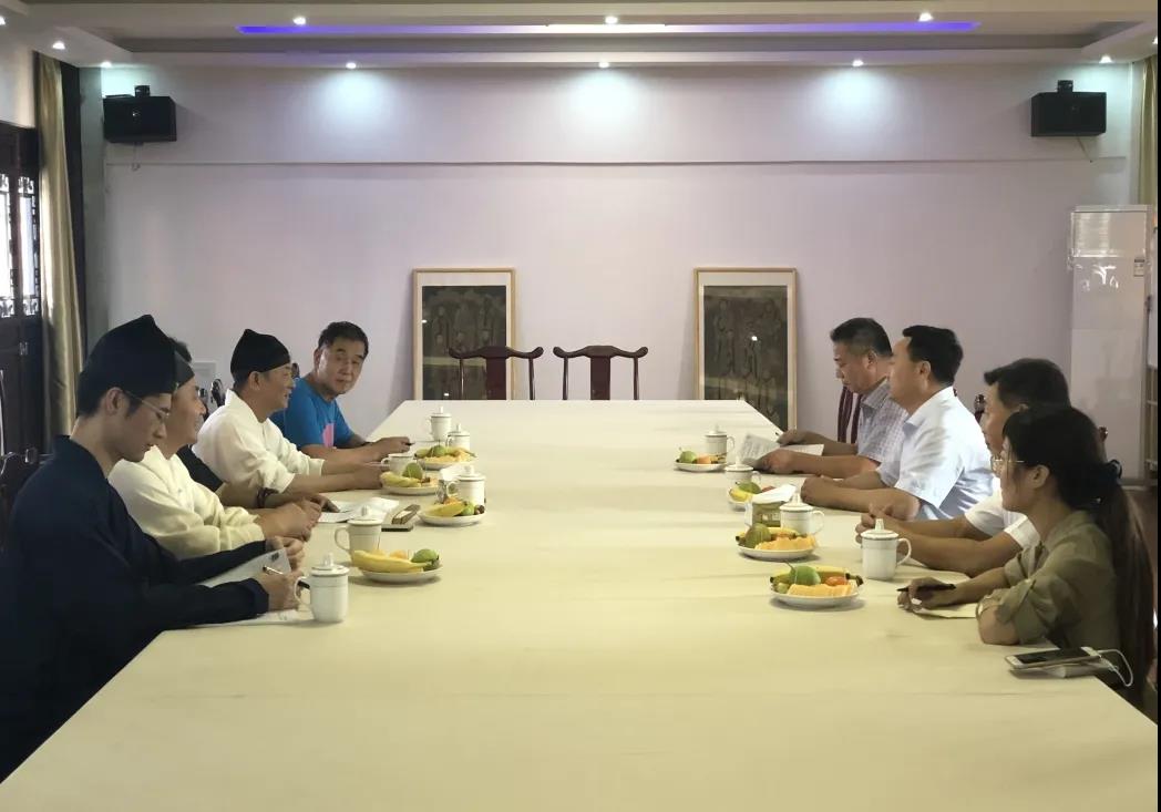 上海市民族宗教局领导赴宗教院校走访慰问