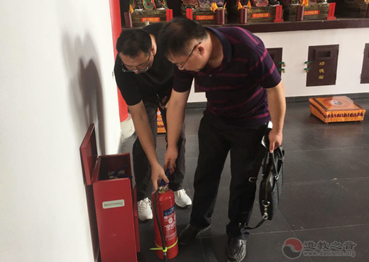 江苏省民宗委副主任邓飞一行到南京方山洞玄观检查安全工作-道音文化