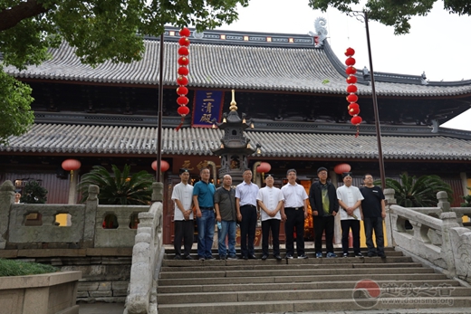 葫芦岛市委常委、统战部部长甄国强一行到苏州玄妙观考察