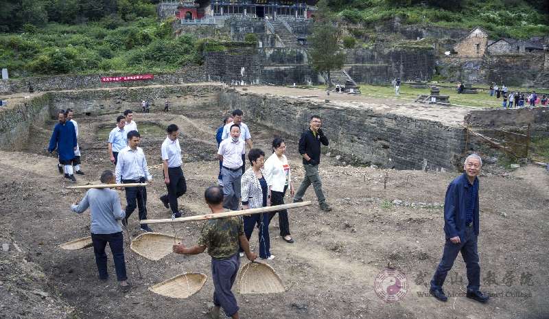 湖北省文化和旅游厅副厅长段天玲一行赴武当山实地考察“五龙宫遗址”-道音文化