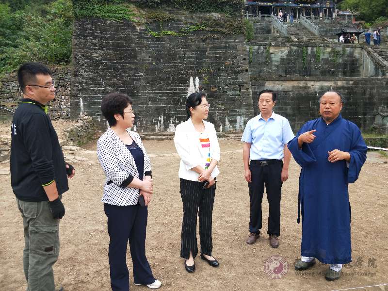 湖北省文化和旅游厅副厅长段天玲一行赴武当山实地考察“五龙宫遗址”-道音文化