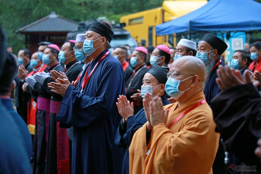 四川省宗教界庆祝中华人民共和国成立71周年暨“爱国爱教爱家乡”主题教育活动在青城山举行-道音文化