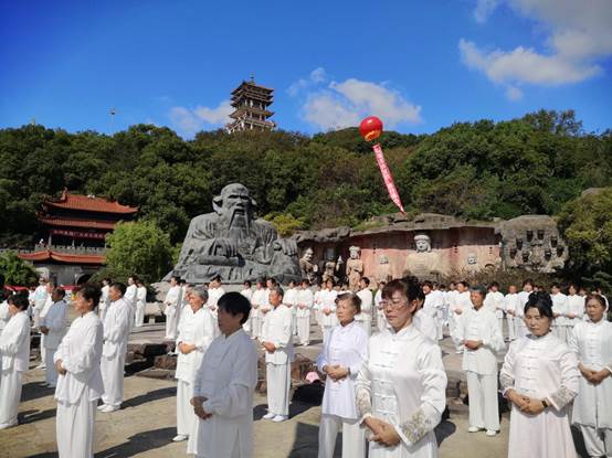 武当十二段锦养生功法公益推广日活动在无锡举行