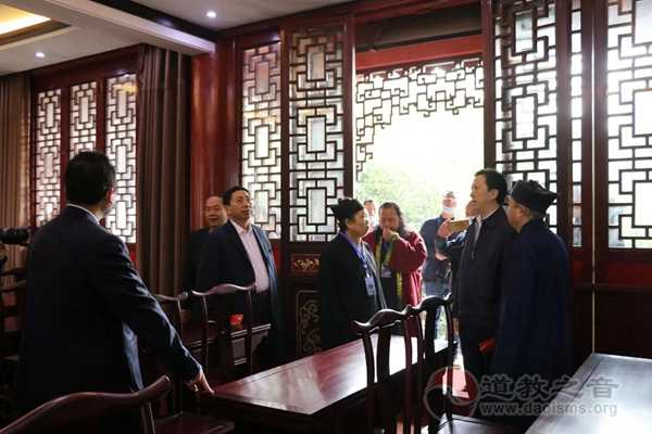 湖南省宗教界人士2020年集中谈话总结会全体代表考察邵阳玉清宫-道音文化