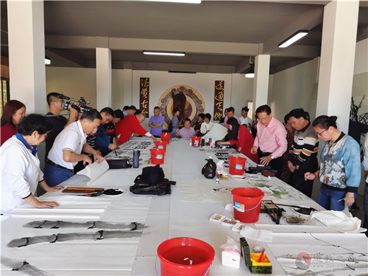 “惠风和畅”粤东道教书画展活动举行名家创作笔会