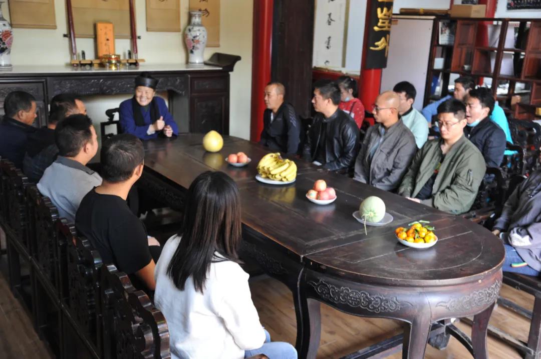 武汉长春观抗疫突击队召开抗疫总结座谈会