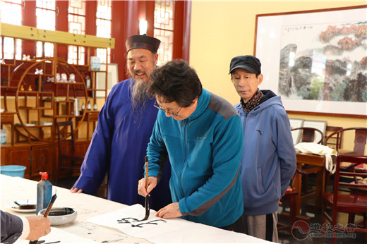 中国（崂山）道家书画院组织书画艺术家开展采风笔会活动