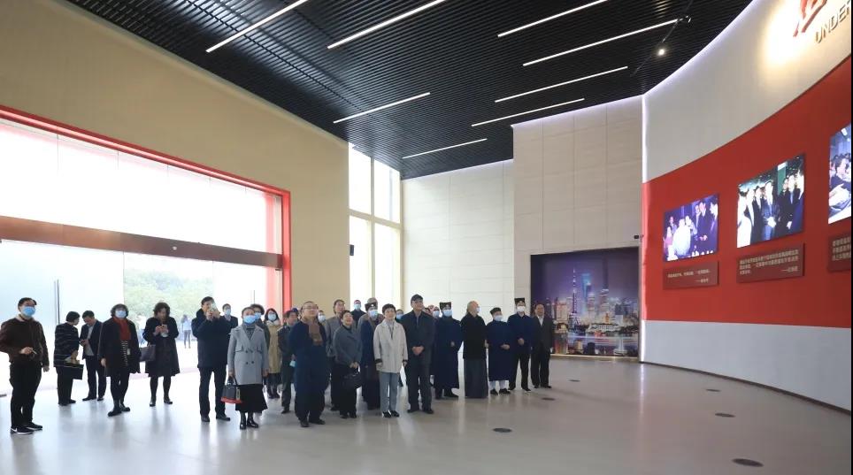 上海市浦东新区民族宗教界举行庆祝浦东开发开放30周年交流座谈会