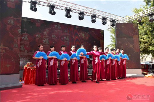 游园听曲赏舞看戏，妈祖景区恭贺新禧