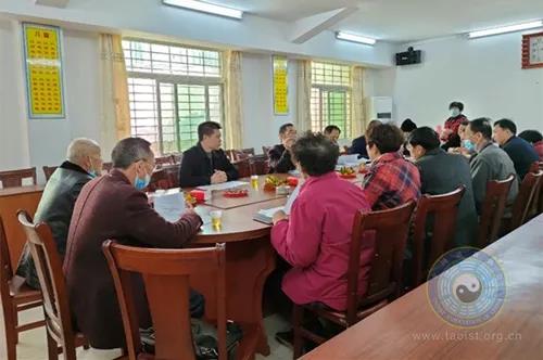 新春慰问暖意浓　疫情防控不放松