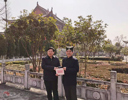 江苏省镇江市委统战部副部长黄宝红一行莅临市道协慰问